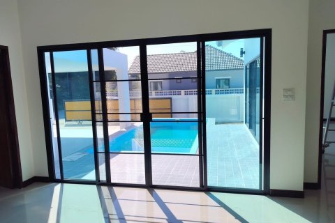 Villa in Chiang Mai, Thailand 3 bedrooms № 157204 - photo 29