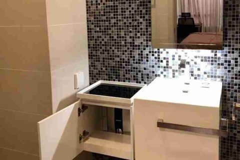 Condo in Thonburi, Bangkok, Thailand, 1 bedroom  № 183525 - photo 5