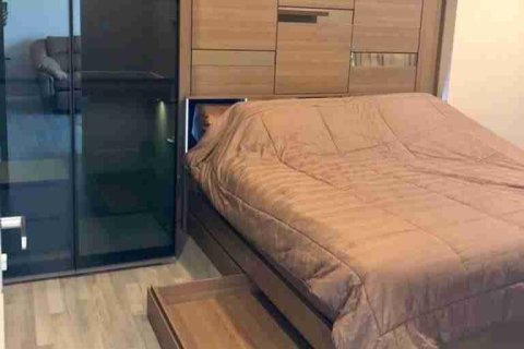 Condo in Thonburi, Bangkok, Thailand, 1 bedroom  № 183525 - photo 4