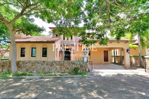 House in Pattaya, Thailand 3 bedrooms № 198071