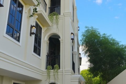 Дом в Чиангмае, Таиланд с 6 спальнями № 156451