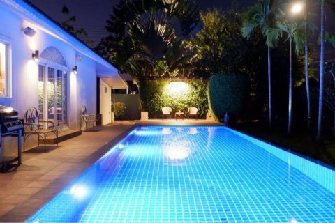 House in San Sai, Thailand 3 bedrooms № 156452