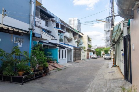 Таунхаус в Сатхоне, Бангкок, Таиланд с 4 спальнями  № 156447 - фото 27