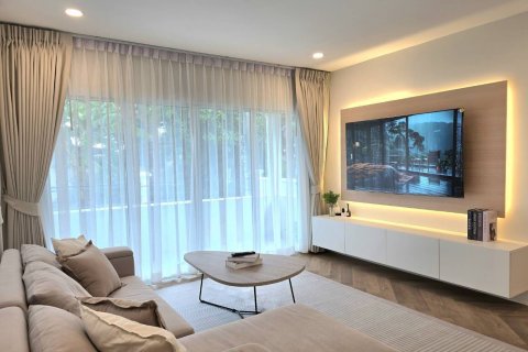 Дом в Клонг Сам Ва, Бангкок, Таиланд с 4 спальнями  № 137908 - фото 3