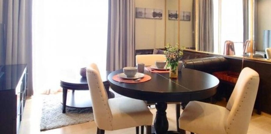 Studio dans le Condo à Watthana, Bangkok, Thaïlande  № 137907