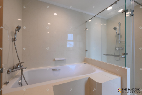 Apartment in Bangkok, Thailand 3 bedrooms № 191043 - photo 5