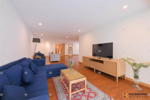 Apartment in Bangkok, Thailand 3 bedrooms № 191043