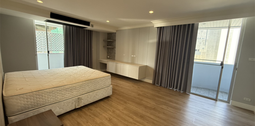 Appartement à Bangkok, Thaïlande 4 chambres № 191046