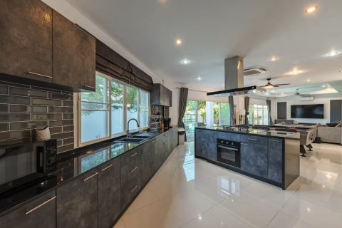 Villa in Phuket, Thailand 4 Schlafzimmer № 222365 - Foto 8