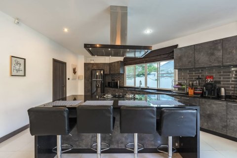 Villa in Phuket, Thailand 4 Schlafzimmer № 222365 - Foto 10