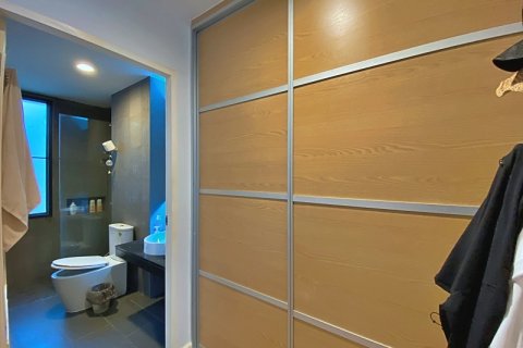 Condo in Hua Hin, Thailand, 2 bedrooms  № 168425 - photo 19