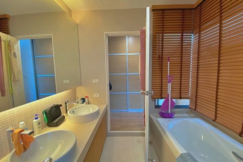 Condo in Hua Hin, Thailand, 2 bedrooms  № 168425 - photo 28