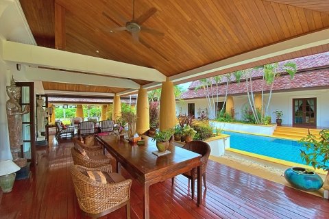 Villa in Hua Hin, Thailand 5 bedrooms № 168426 - photo 5