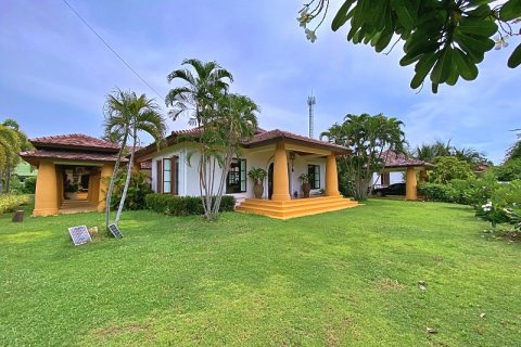 Villa in Hua Hin, Thailand 5 bedrooms № 168426 - photo 8