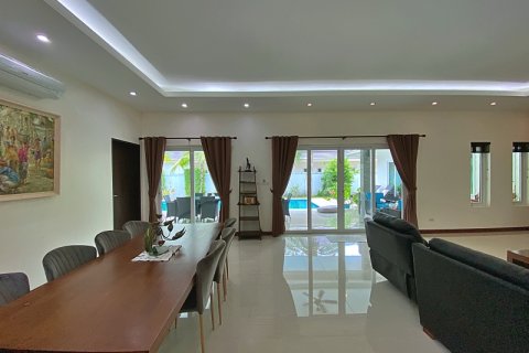 Villa in Hua Hin, Thailand 3 bedrooms № 168422 - photo 15