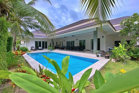 Villa in Hua Hin, Thailand 3 bedrooms № 168422