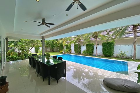 Villa in Hua Hin, Thailand 3 bedrooms № 168422 - photo 6
