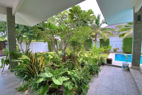 Villa in Hua Hin, Thailand 3 bedrooms № 168422 - photo 12