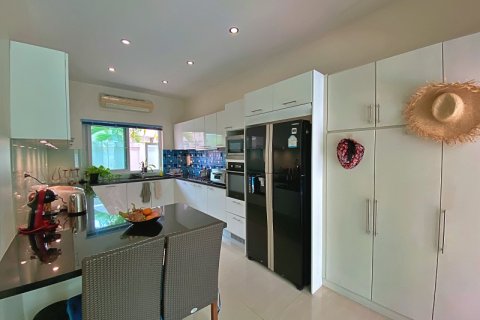 Villa in Hua Hin, Thailand 3 bedrooms № 168422 - photo 18