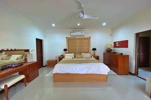 Villa in Hua Hin, Thailand 4 bedrooms № 168424 - photo 30