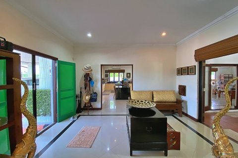 Villa in Hua Hin, Thailand 4 bedrooms № 168424 - photo 12
