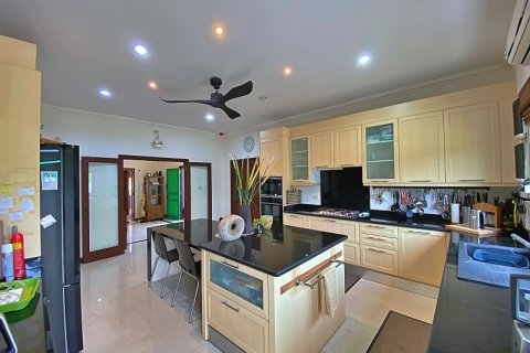 Villa in Hua Hin, Thailand 4 bedrooms № 168424 - photo 15