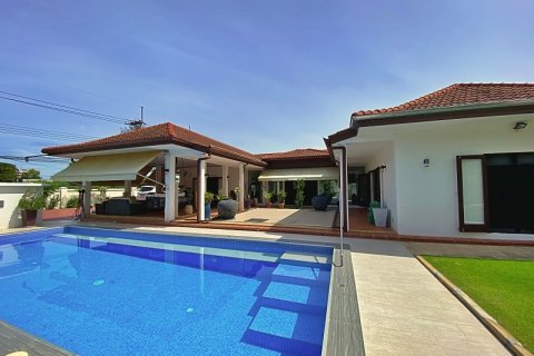 Villa in Hua Hin, Thailand 4 bedrooms № 168424 - photo 3