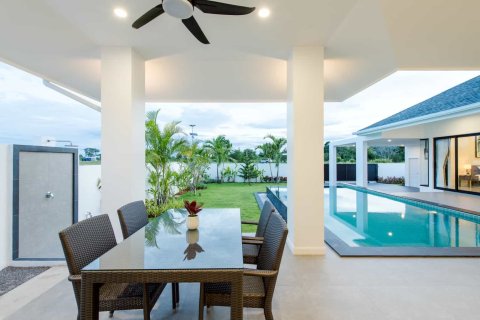 Вилла в Хуа Хине, Таиланд с 3 спальнями  № 166564 - фото 12