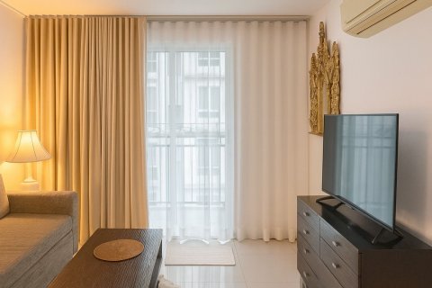 Studio in the Condo in Khlong Toei, Bangkok, Thailand  № 158530 - photo 4