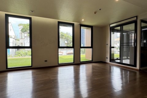 Condo in Sathon, Bangkok, Thailand, 3 bedrooms  № 158526 - photo 2