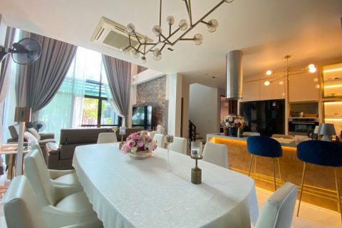 Maison à Chiang Mai, Thaïlande 4 chambres № 149637 - photo 6