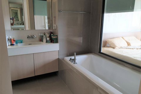 Кондоминиум с 2 спальнями в Бангкоке, Таиланд № 143928 - фото 5