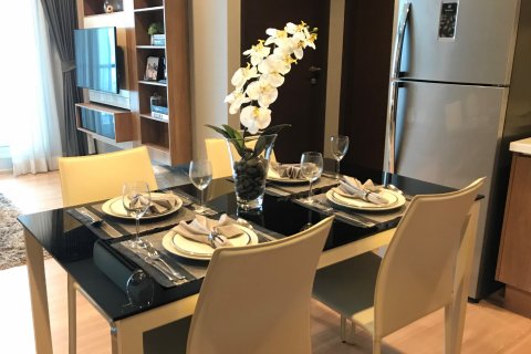 Condo à Sathon, Bangkok, Thaïlande, 2 chambres  № 143930 - photo 2