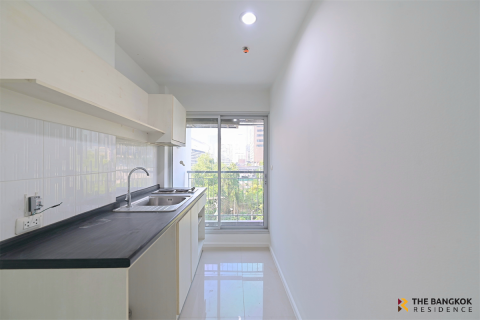 Condo in Bangkok, Thailand, 1 bedroom  № 184955 - photo 9