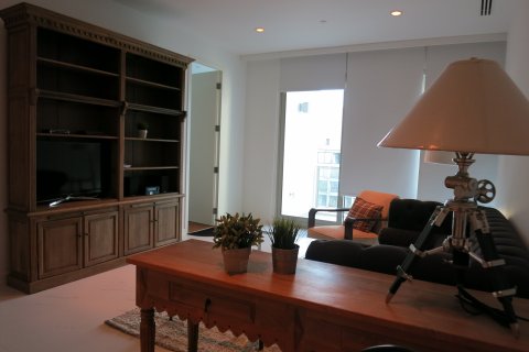 Кондоминиум с 2 спальнями в Бангкоке, Таиланд № 144212 - фото 2