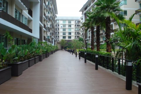 Condo in Bangkok, Thailand, 2 bedrooms  № 144211 - photo 8