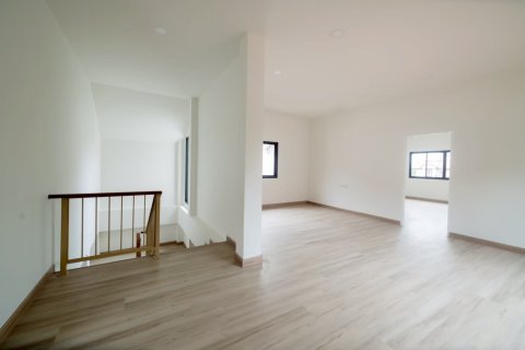 House in Hang Dong, Thailand 4 bedrooms № 171586 - photo 5