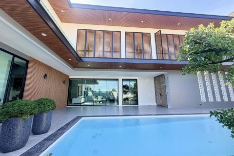 Вилла в Паттайе, Таиланд с 7 спальнями  № 171591