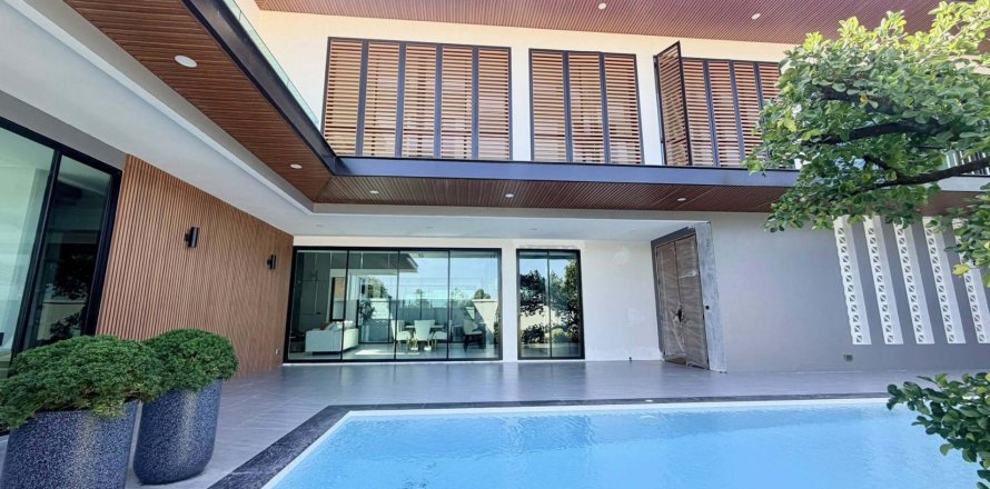 Villa à Pattaya, Thaïlande 7 chambres № 171591