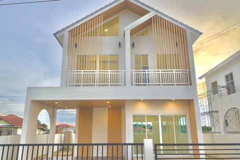 Maison à Pattaya, Thaïlande 4 chambres № 171592 - photo 1