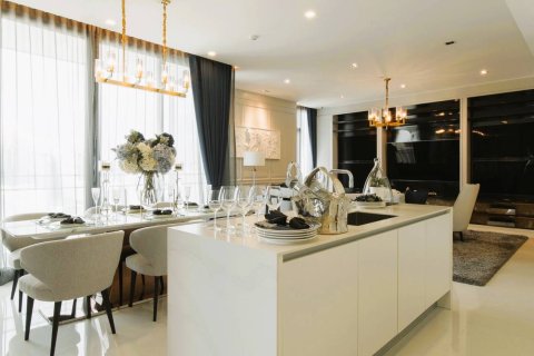 Condo in Bangkok, Thailand, 3 bedrooms  № 180693 - photo 4