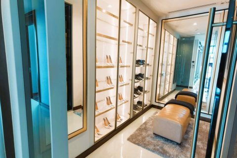 Condo in Bangkok, Thailand, 3 bedrooms  № 180693 - photo 6