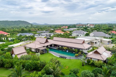 House in Hua Hin, Thailand 6 bedrooms № 180689