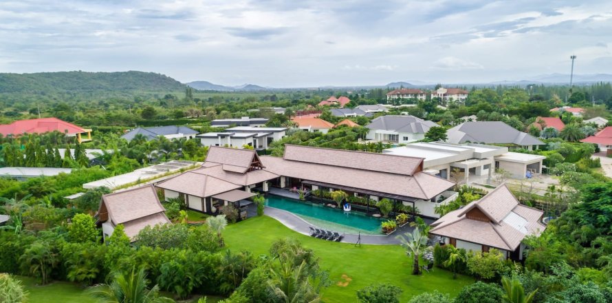 Maison à Hua Hin, Thaïlande 6 chambres № 180689