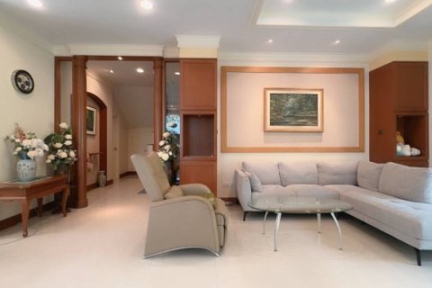 Дом в Суан Луанге, Бангкок, Таиланд с 4 спальнями  № 172773 - фото 5