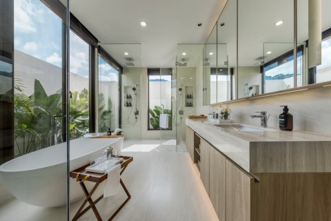 Villa in Bang Tao, Thailand 4 bedrooms № 166199 - photo 7