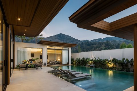 Villa in Bang Tao, Thailand 4 bedrooms № 166199 - photo 9