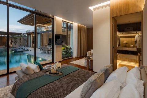 Villa in Bang Tao, Thailand 4 bedrooms № 166199 - photo 3
