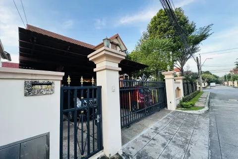 House in Sai Mai, Bangkok, Thailand 5 bedrooms № 156561 - photo 4