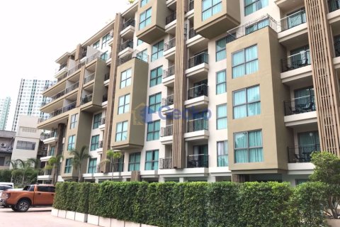 Condo in Pattaya, Thailand, 1 bedroom № 204743 - photo 2